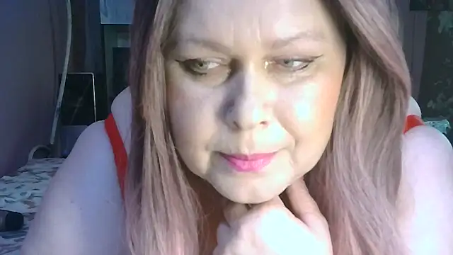 Roksolana5398 online show from July 14, 2026, 9:42 pm