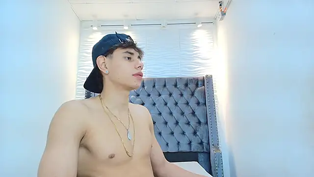 Snapshot of Lenny_knox2 chatting on July 1, 2026, 12:29 pm Lenny knox2 online show from July 1, 2026, 12:29 pm
