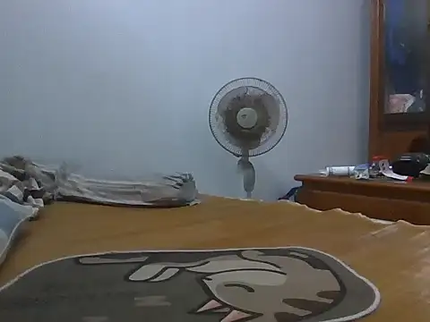 Snapshot of Zeusexxxx chatting on July 4, 2026, 3:29 pm Zeusexxxx online show from July 4, 2026, 3:29 pm
