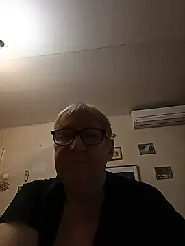 Molli1408 online show from July 11, 2026, 1:36 pm