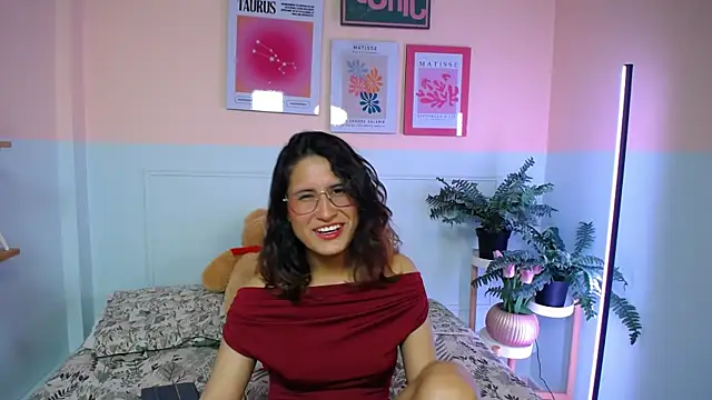 AmbarOnix online show from July 7, 2026, 3:42 am
