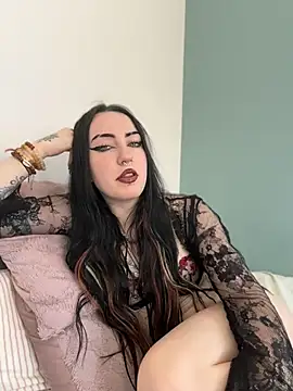 Snapshot of Ellie_Whitfield chatting on July 15, 2026, 12:43 pm Ellie Whitfield online show from July 15, 2026, 12:43 pm
