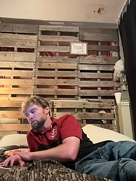 Snapshot of Drakeeestarr chatting on July 15, 2026, 9:25 am Drakeeestarr online show from July 15, 2026, 9:25 am