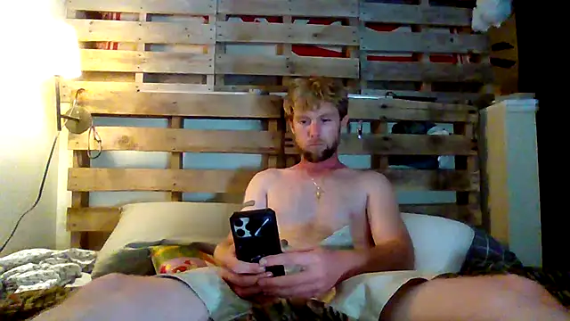 Snapshot of Drakeeestarr chatting on July 16, 2026, 3:45 am Drakeeestarr online show from July 16, 2026, 3:45 am