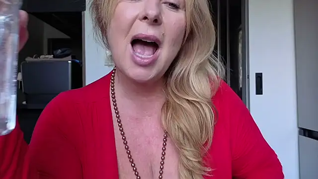 Snapshot of TammyJeann chatting on July 14, 2026, 8:19 am TammyJeann online show from July 14, 2026, 8:19 am