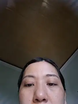 Snapshot of Lyrose_2k chatting on July 8, 2026, 9:03 am Lyrose 2k online show from July 8, 2026, 9:03 am