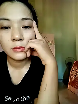 Snapshot of Lyrose_2k chatting on July 24, 2026, 8:34 am Lyrose 2k online show from July 24, 2026, 8:34 am