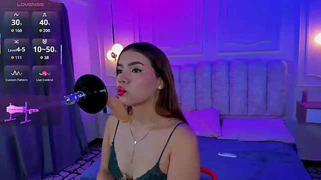 sweetty emma online show from July 7, 2026, 1:37 pm