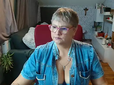 Snapshot of NewHellen4you chatting on July 8, 2026, 7:07 pm NewHellen4you online show from July 8, 2026, 7:07 pm