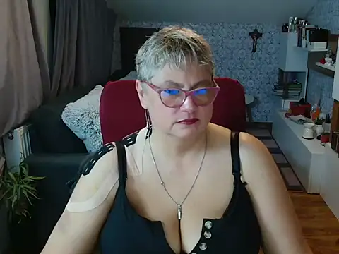Snapshot of NewHellen4you chatting on July 14, 2026, 7:41 pm NewHellen4you online show from July 14, 2026, 7:41 pm
