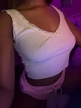 thegreatlanz online show from July 3, 2026, 3:57 am