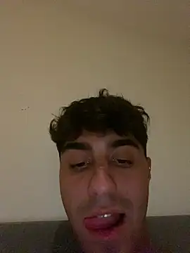 alessio2026xx online show from July 5, 2026, 11:12 pm