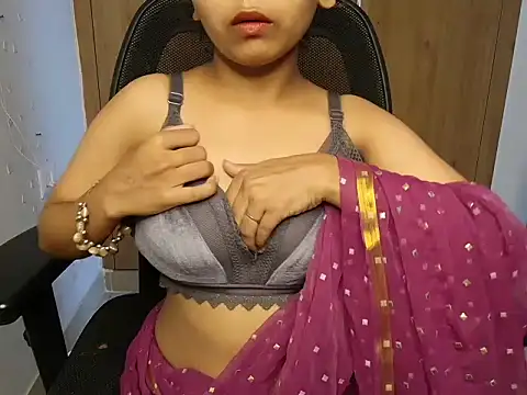 Minidolll online show from July 13, 2026, 4:26 am