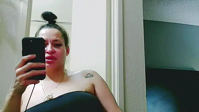 Snapshot of imisamoore69 chatting on January 17, 2026, 7:13 am imisamoore69 online show from January 17, 2026, 7:13 am