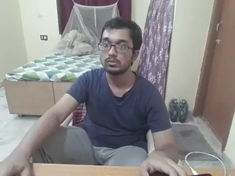 Snapshot of decent_person_001 chatting on July 3, 2026, 4:02 pm decent person 001 online show from July 3, 2026, 4:02 pm