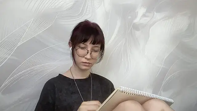 AnnamaeNagase online show from July 4, 2026, 7:14 am
