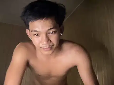 YourcumBoy77 online show from July 13, 2026, 6:11 pm