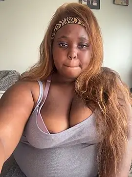CurvySirenn online show from July 16, 2026, 9:10 pm