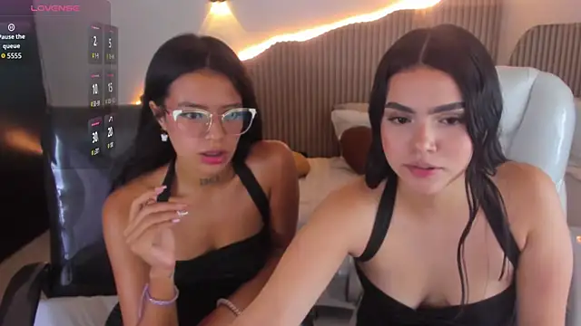 Snapshot of Iris8__ chatting on July 10, 2026, 10:01 pm Iris8 online show from July 10, 2026, 10:01 pm