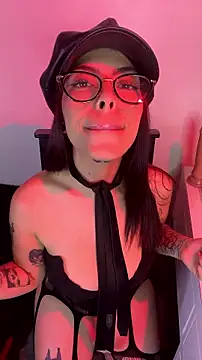 Snapshot of CharlotteBeaulmont chatting on July 12, 2026, 10:01 pm CharlotteBeaulmont online show from July 12, 2026, 10:01 pm