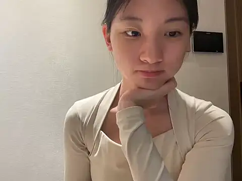 Snapshot of miumikkkki chatting on July 8, 2026, 11:15 am miumikkkki online show from July 8, 2026, 11:15 am