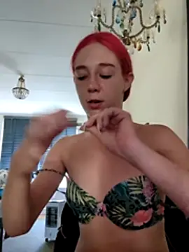 Snapshot of Kastella_x chatting on July 13, 2026, 3:48 pm Kastella x online show from July 13, 2026, 3:48 pm