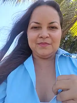 Alexandravaliente  online show from July 17, 2026, 6:24 pm