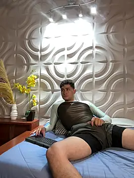 NoahSalvatore online show from July 10, 2026, 3:55 am