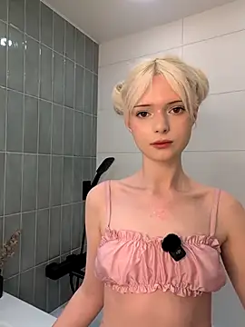 Snapshot of laure_mestler chatting on July 12, 2026, 2:41 pm laure mestler online show from July 12, 2026, 2:41 pm