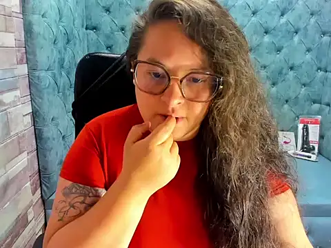 SaraThonson  online show from July 11, 2026, 3:53 am