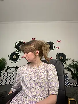 AngelChic888 online show from July 9, 2026, 9:13 am