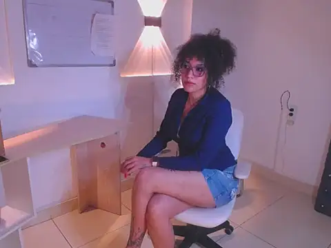 Snapshot of Scarleth_Victoria chatting on July 14, 2026, 4:23 pm Scarleth Victoria online show from July 14, 2026, 4:23 pm