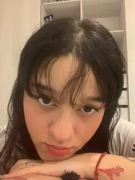 Snapshot of ruemi_rose chatting on July 15, 2026, 3:23 am ruemi rose online show from July 15, 2026, 3:23 am
