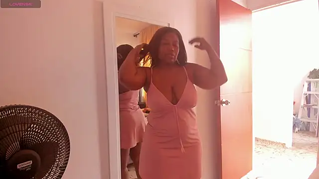 Snapshot of LupeAdams chatting on January 25, 2025, 3:41 pm LupeAdams online show from January 25, 2025, 3:41 pm