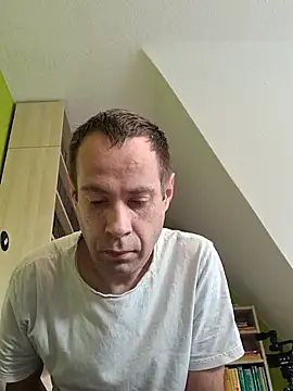 matdev82 online show from July 11, 2026, 5:21 am