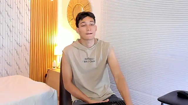 Snapshot of Jimmy_gatt chatting on July 15, 2026, 12:10 pm Jimmy gatt online show from July 15, 2026, 12:10 pm