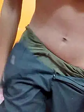hotbabymuskan online show from July 17, 2026, 4:41 am