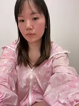 qiqi286 online show from July 12, 2026, 1:13 pm