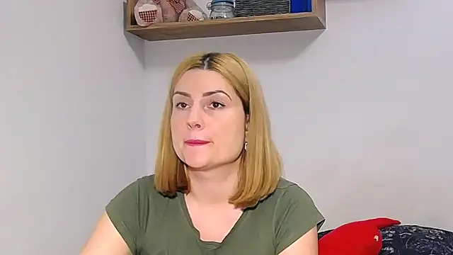 Snapshot of alisenties chatting on December 14, 2025, 3:06 pm alisenties online show from December 14, 2025, 3:06 pm