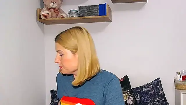 Snapshot of alisenties chatting on December 18, 2025, 3:40 pm alisenties online show from December 18, 2025, 3:40 pm