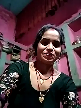 Simran Love143 online show from July 17, 2026, 4:01 pm