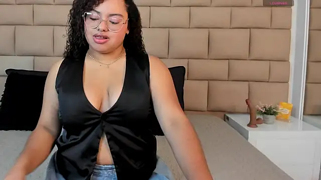 AmandaNapoles online show from August 1, 2026, 8:19 pm