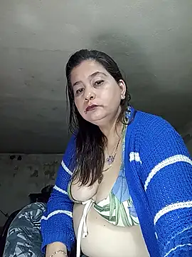 Snapshot of Cynthia186 chatting on July 26, 2026, 10:00 am Cynthia186 online show from July 26, 2026, 10:00 am