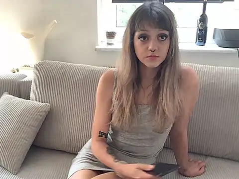 LaraaMaxx online show from July 25, 2026, 4:59 pm