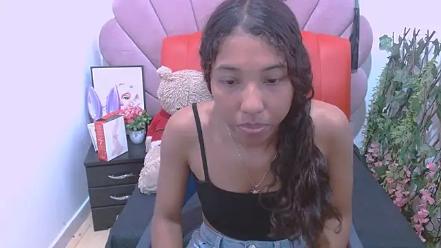 Snapshot of Scarlet_Rose18 chatting on July 20, 2026, 1:46 pm Scarlet Rose18 online show from July 20, 2026, 1:46 pm
