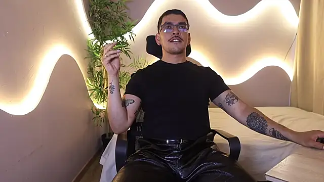 xdaniruiz online show from July 28, 2026, 12:34 pm