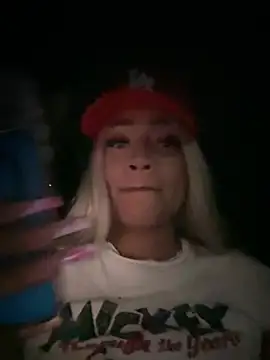 riri brunnete online show from July 9, 2026, 4:16 am