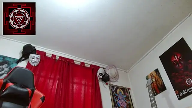 Amanda Valeska online show from December 3, 2025, 5:00 pm