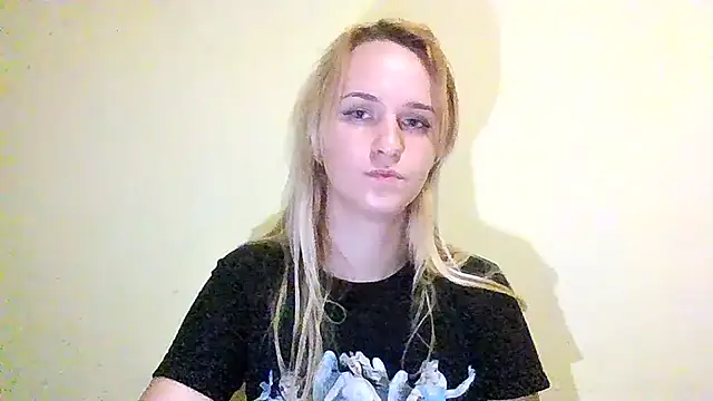 Snapshot of SunSakura chatting on August 8, 2026, 8:00 pm SunSakura online show from August 8, 2026, 8:00 pm