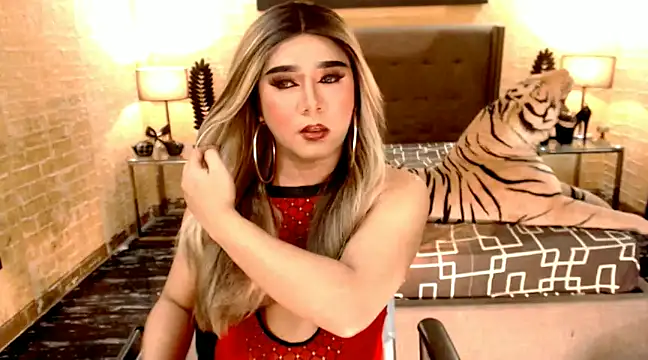 BigCumHuntersxx online show from January 10, 2025, 7:32 pm